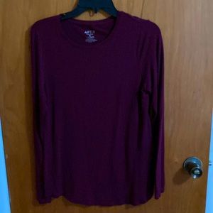 Long sleeve tee